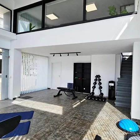 Apartment Phaedrus Living Mini Art House Da Vinci Nicosia